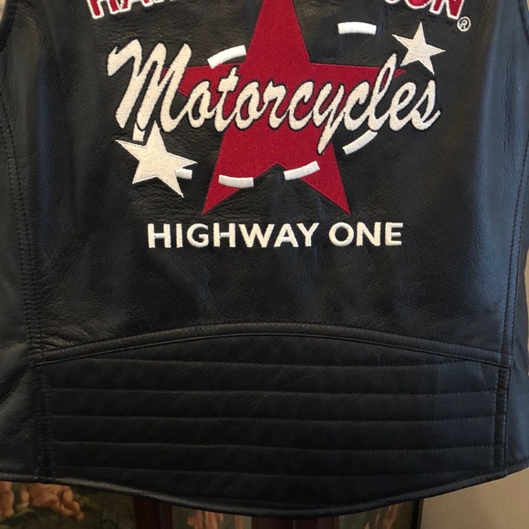 Harley-Davidson Black Leather Vest - Picture 11 of 11